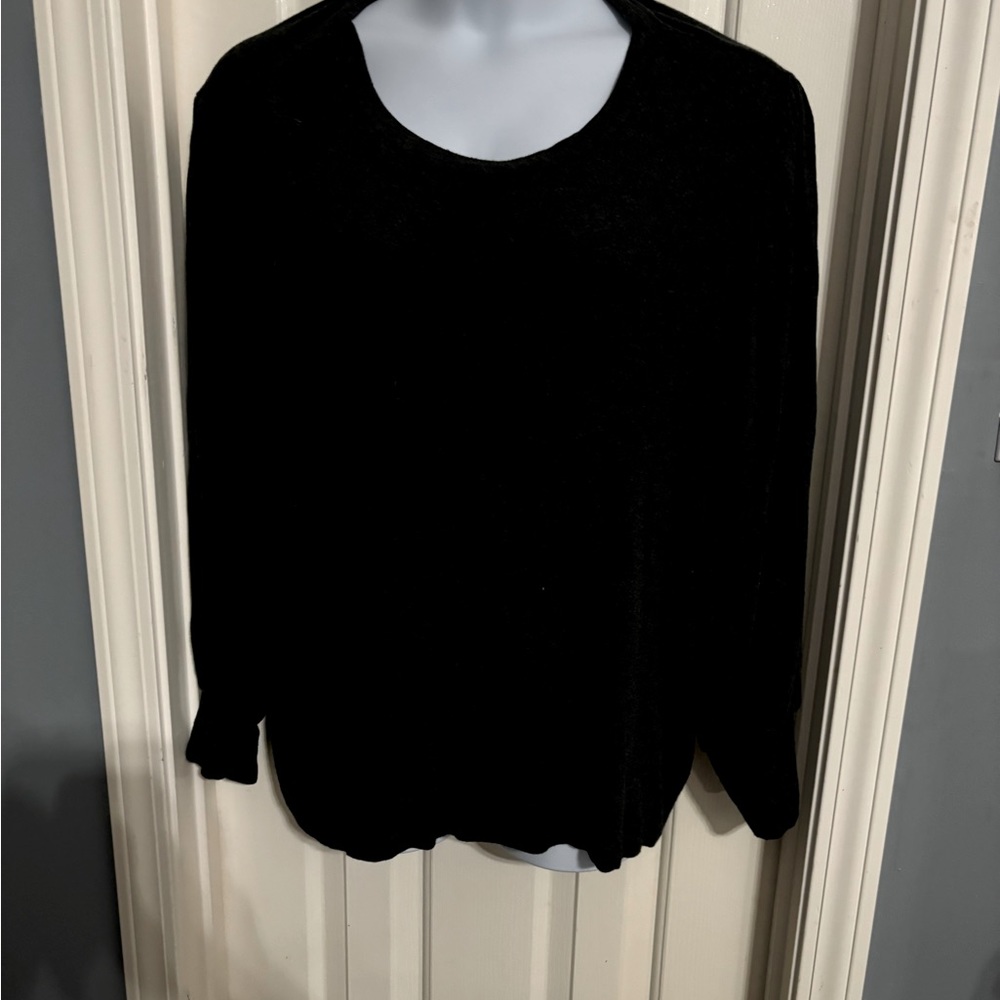 Tahari long sleeve charcoal sweater